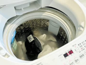 黄ばみ・においをスッキリ落とす！掃除のプロが教える“ゴシゴシ不要”の簡単洗濯術