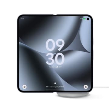 Googleが新作折りたたみスマホを発表　耐久性を重視、他社比でボディは重く厚め