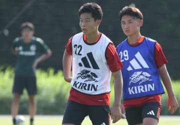 「比べられるのは仕方ない。親子なので」“偉大な父”城彰二を超えるために。世界を見据えるU-15日本代表FW秀人の覚悟