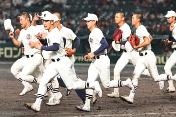 【甲子園】敗退直後、日大三ナインの「グッドルーザー」に反響止まず　球場全体に挨拶→膝から崩れ落ちた”一枚”に高校野球ファン感涙