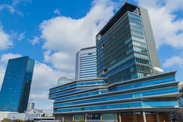 合計「28回」整形…日曜お昼の番組に出演した水沢アリーにネット衝撃「これは誰？」「えらい美人になったな」