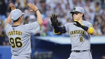 【阪神】佐藤輝明がリーグ独走32号「初球からいいスイングができました」　18打席ぶり安打が豪快弾