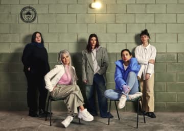【Netflix 世界ランキング】女性刑務所でハードコア・ポルノを撮影＆配信 極限の女囚サバイバル：TV番組 ネットフリックスおすすめ