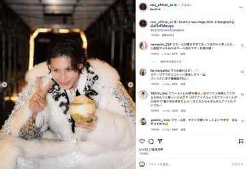 Snow Man ラウール「バンコクに王子様爆誕」　ゴージャスな衣装で微笑む姿に反響