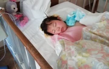 4歳の春､左腕を痛がるそぶりを見せた娘｡原因がわからず､いくつもの病院を転々と…｡そして､母の不安が的中することに【小児がん･ユーイング肉腫体験談】