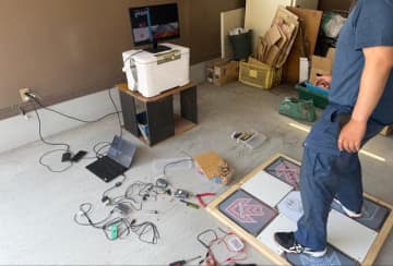 【スパくんの夏休み工作】実際に踏める音ゲーコントローラーを作ってみた！新作音ゲー『PUMP IT UP RISE』で動作おためし