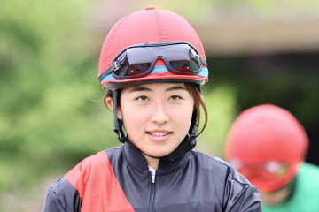 【新潟12R】今村聖奈騎乗 リクエイが抜け出す