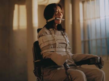 「ニヤけちゃうくらい、いいキャラ」木村佳乃、物語の鍵を握る“謎のおんな”の狂気を熱演！『カラダ探し THE LAST NIGHT』