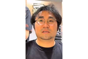 「かっこよくなって帰りたい」　単身赴任中のパパがヘアカットで大変身　ビフォーアフターに驚きの声　「同じ方とは思えないほど若返りました！」「素敵です」