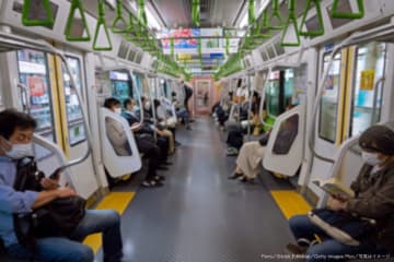 正気ですか！？　電車で目撃した驚きの光景「バッグからカミソリを取り出し…」