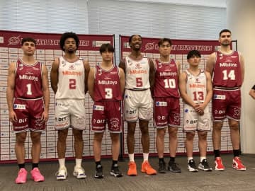 7名の新戦力を加えた川崎ブレイブサンダース、ネノHC体制2シーズン目へ「まずはチャンピオンシップ」