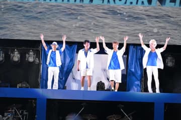 【ライブレポート】TUBE、デビュー40周年の横浜スタジアム開催。シークレットゲストとして聖飢魔Ⅱ、広瀬香美ほかゲスト登場も
