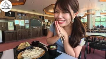 “日本一だらしない”キャンプ女子、猛暑でソフトクリームを堪能する姿に視聴者「可愛すぎる」