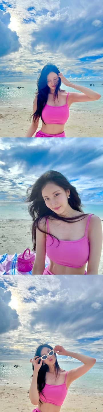 あれ、意外と…少女時代・ソヒョン、ピンクの大胆スイムウェア姿で“グラマー体型”を堂々披露【PHOTO】