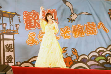 水森かおり、石川・輪島で復興支援　朝市や仮設住宅も訪問し、輪島大祭前夜祭で全6曲熱唱