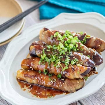 【なすを豚バラで巻いたら最高だった】「おかわりまだある？」「食卓に出したら即消えた」ご飯が止まらん！なすの肉巻きレシピ