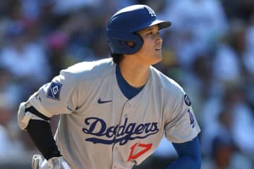 大谷翔平、野次を飛ばしたパドレスファンとの超異例“ハイタッチ”が英BBCで脚光「この行為は多くの笑いを誘った」