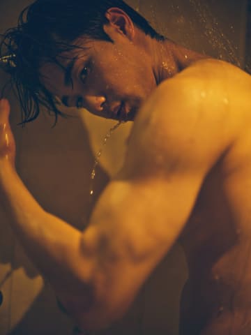 野村康太、鍛え上げられた肉体美を披露　1st写真集のタイトル発表