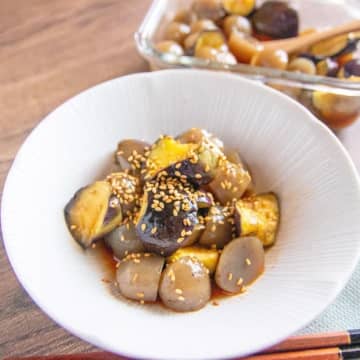 【なすとこんにゃくで味しみ副菜】「ピリ辛味がクセになる」「家族に即リピ頼まれた」ご飯がすすむ簡単レシピ