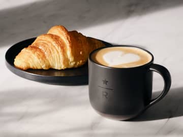 コーヒーの楽しみ方を広げる“カフェベーカリー” 『スターバックス リザーブ® カフェ 新宿マルイ本館2階店』が9月1日(月)にオープン