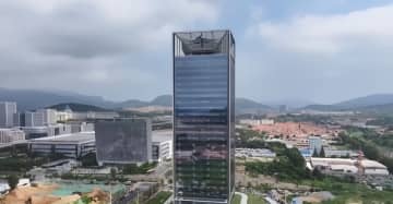 山東省青島市に世界初の超高層ゼロカーボンビルがオープン―中国