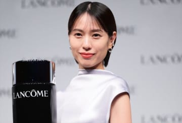 戸田恵梨香、美麗ドレスで登場　自身のリカバリー方法を明かす
