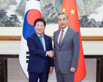 王毅氏、韓国大統領特使と会談