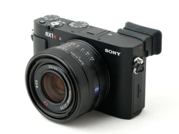 新製品レビュー：ソニー RX1R III　9年ぶりのモデルチェンジ　「フルサイズα」をポケットサイズで