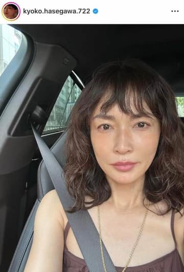 長谷川京子47歳、タイトな超ミニスカ×ハイヒール...異次元スタイルに激震　ママ友とディナーへ