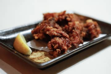 北海道で幼い頃から慣れ親しんだ“本物のザンギ”を東京で。武蔵小山『釧路食堂』山本ごんたさん【上京店主のふるさと噺】