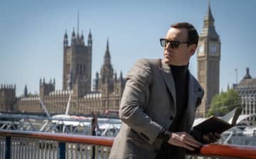 「スティーヴンが監督だし“やる”と即決した」マイケル・ファスベンダーが役作りについて語る『ブラックバッグ』特別映像