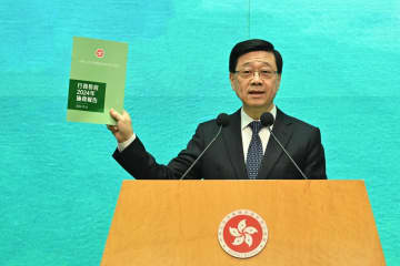 李長官、施政報告は９月１７日発表