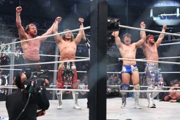 【AEW x NJPW】夢のオールスター戦は壮絶な流血戦に…棚橋がハイフライフローで勝利も、試合後オスプレイが急襲されロンドン騒然！
