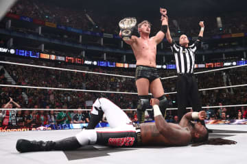 【AEW x NJPW】オカダ・カズチカがスワーブとの死闘制し王座防衛！試合後には非情な足破壊＆ウォードローが電撃加入で混沌の渦へ