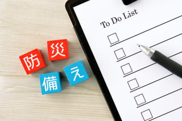 赤ちゃんや幼児を抱えて災害時避難するとき、必ず持っておくべきもの7選