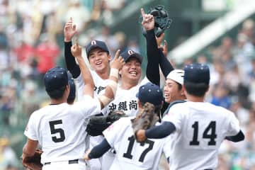 沖縄尚学フィーバーやまず「全試合感動」　甲子園V後も広がる支援の輪、クラファン2000万円突破