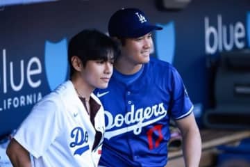 BTSのV、大谷翔平と対面＆ハグ！始球式では見事な投球を披露（動画あり）