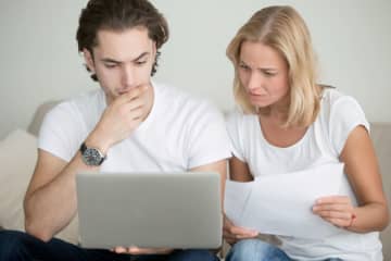 夫の年収は「1000万円超」ですが、正直そこまで贅沢はできません…。わが家は“富裕層”に入るのでしょうか？