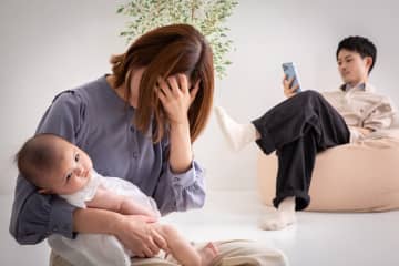 子育てが他人事な夫の特徴７つ…なぜ旦那は育児を妻任せにするのか？