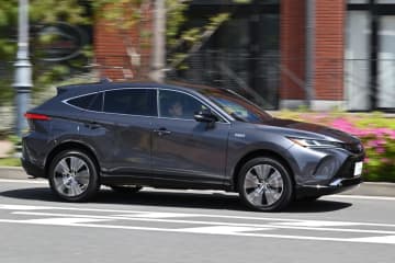 トヨタ ハリアー(2020/06-)の最新値引き＆納期情報〈いま新車で買えるクルマカタログ〉「プレミアム」の基準を塗り替えた、偉大なるベストセラー