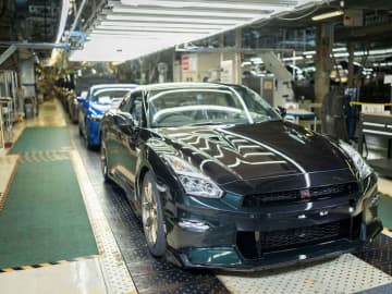 18年の歴史に幕、同時に新たな「GT-R」への挑戦が始まる。「R35 最終生産車」オフライン式にて日産CEO、かく語りき