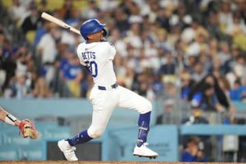 ドジャース戦で仰天映像「なんだあれ？」　ベッツの打球でまさかの結末…神業を米称賛「狂ってる」