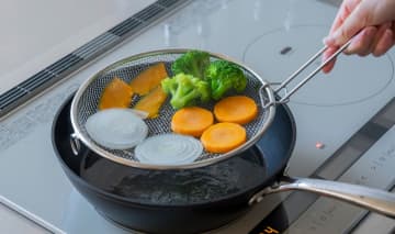 せいろを使いたいけれどお手入れや収納が心配…そんな方におすすめな「万能盆ざる」