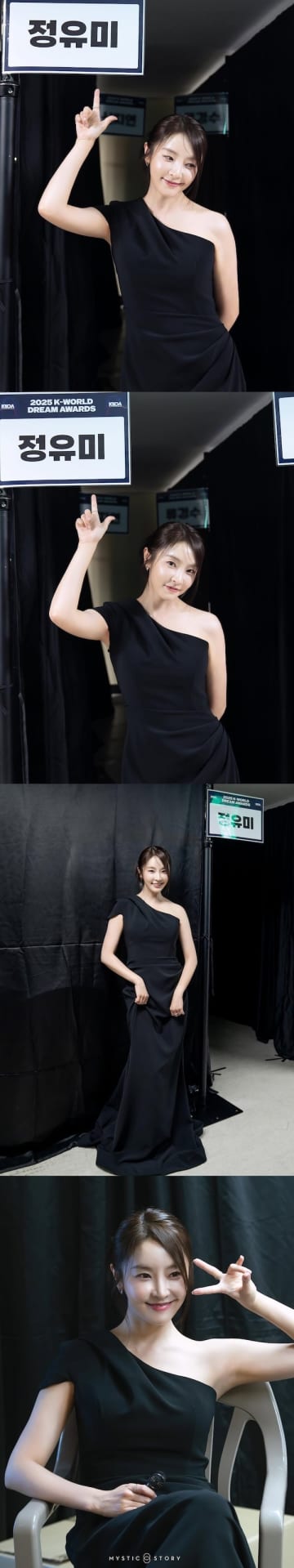 『トンイ』女優、15年前と変わらぬ美貌で公の場に登場！“余裕たっぷりの笑顔”【PHOTO】