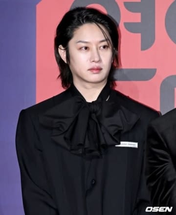 SUPER JUNIOR ヒチョル、交通事故による苦悩を明かす「顔も体も非対称に…ステージに背を向けた」