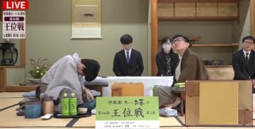 藤井聡太王位VS永瀬拓矢九段 注目の“徳島対局”は1日目から早くも勝負所に突入／将棋・王位戦第5局