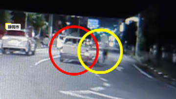 右折レーンからそのまま直進し“逆走”状態のタクシーとバイクが正面衝突…“勘違い”が事故の背景か　静岡市