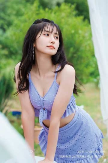 駒形友梨1st写真集が登場♡初水着＆愛犬カットも収録の特別版