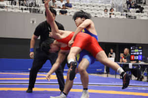 p【レスリング】佐藤秀一郎 圧勝でベスト８進出　髙橋慧大は２回戦で敗れる／文部科学大臣杯令和７年度全日本学生レスリング選手権大会　１日目/p