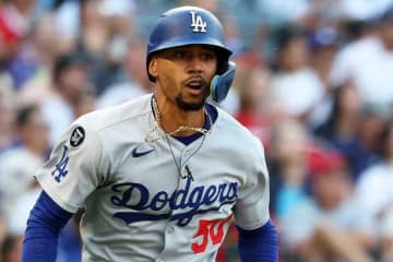 大谷翔平“仕返し”ハイタッチの裏で…ベッツが取った行動を野次男明かす「こっちを振り返って…」